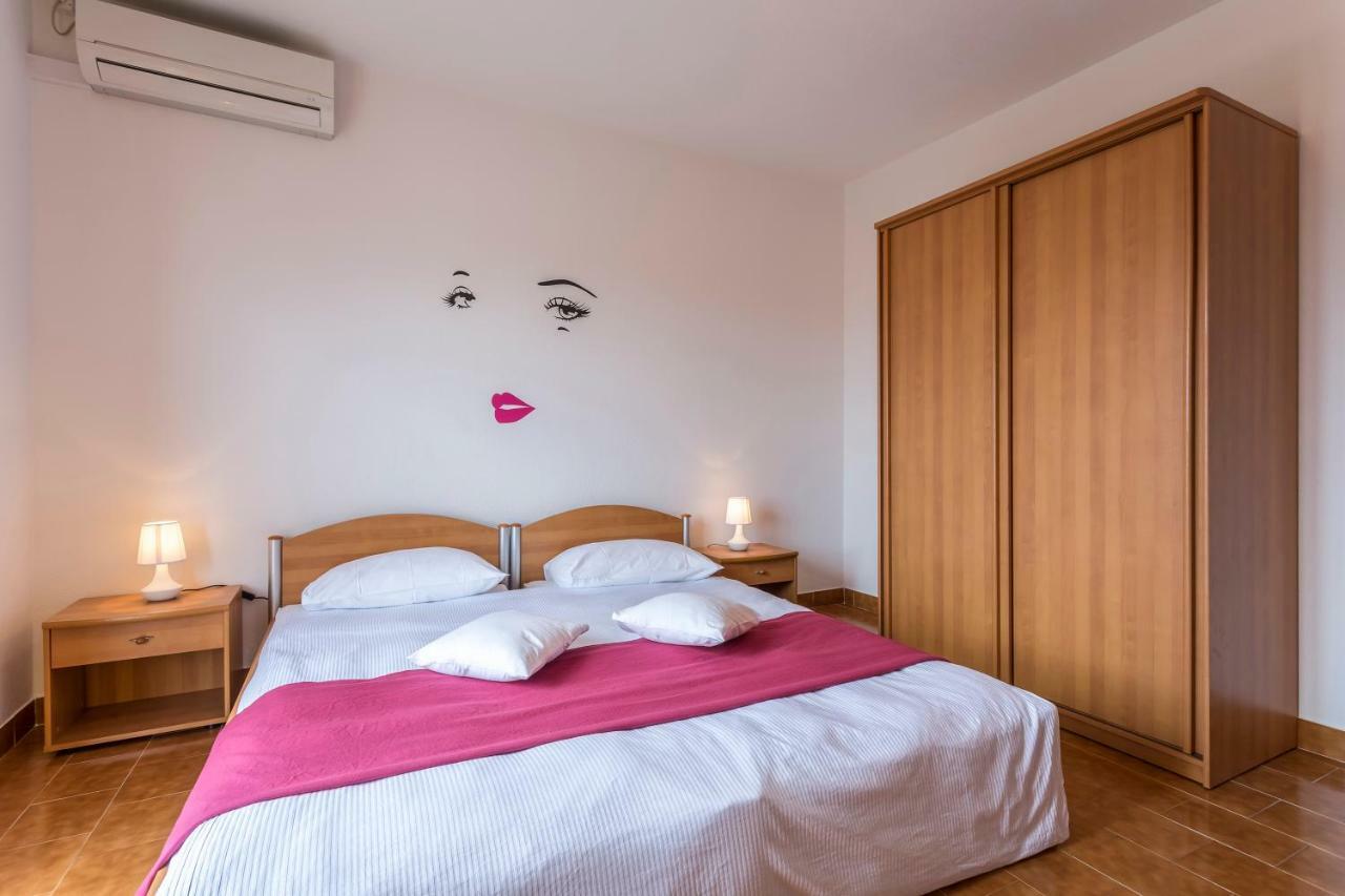 Apartmani Bezma Bol Luaran gambar